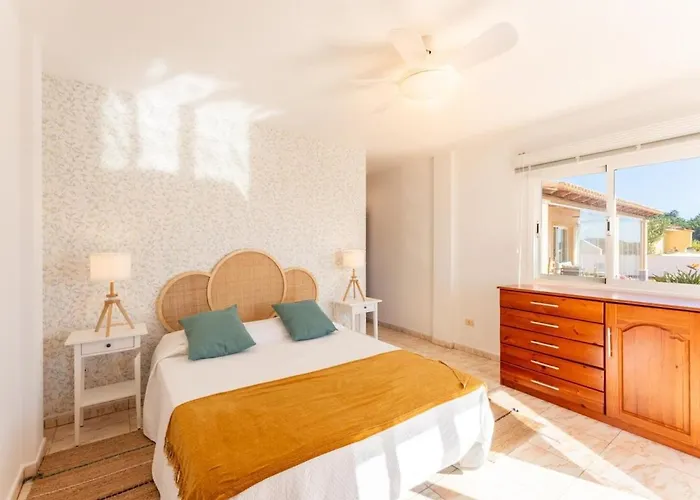 Evita Private Pool, Jacuzzi & Sea Views Villa Costa Adeje (Tenerife)