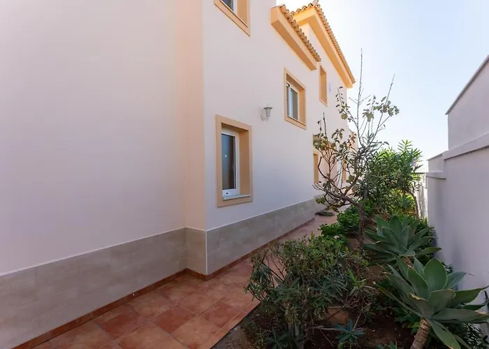 Evita Private Pool, Jacuzzi & Sea Views Адехе