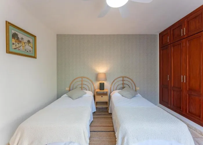 Evita Private Pool, Jacuzzi & Sea Views * Адехе