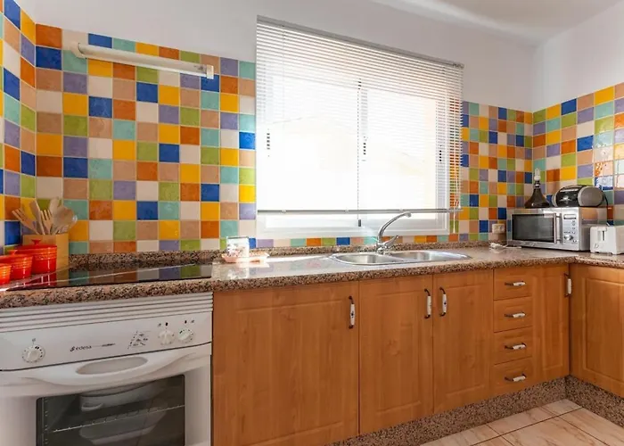 Evita Private Pool, Jacuzzi & Sea Views * Адехе