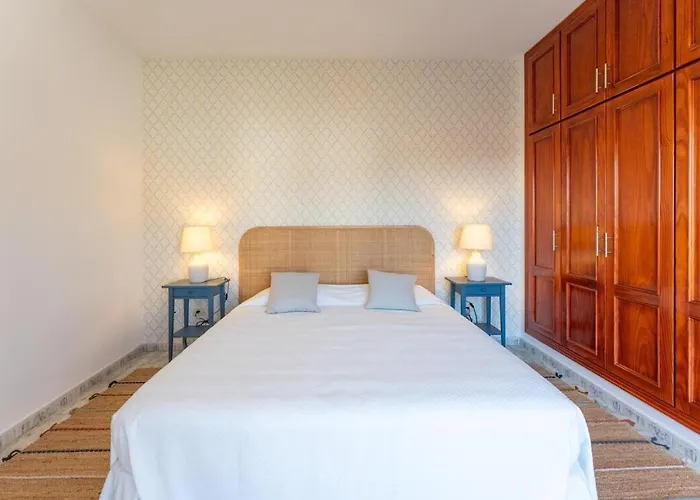 Evita Private Pool, Jacuzzi & Sea Views * Адехе