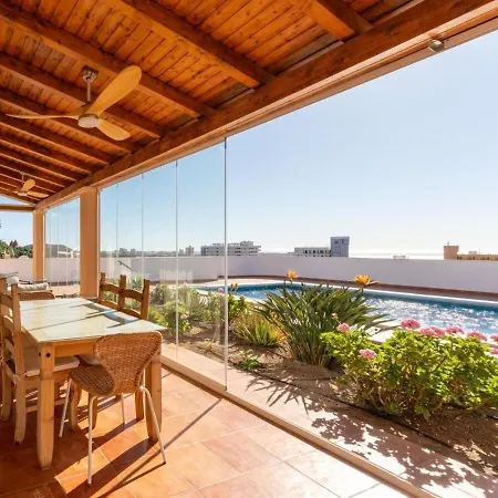Evita Private Pool, Jacuzzi & Sea Views וילה *