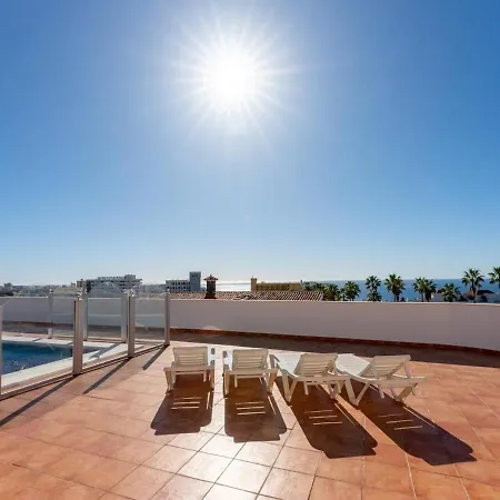 וילה Evita Private Pool, Jacuzzi & Sea Views אדחה