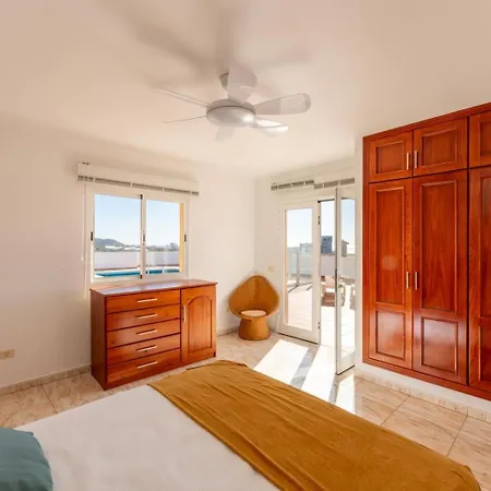 וילה Evita Private Pool, Jacuzzi & Sea Views *