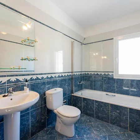 Evita Private Pool, Jacuzzi & Sea Views וילה *