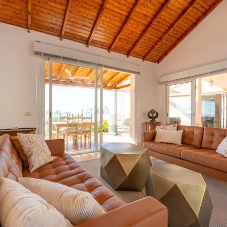 Evita Private Pool, Jacuzzi & Sea Views וילה *