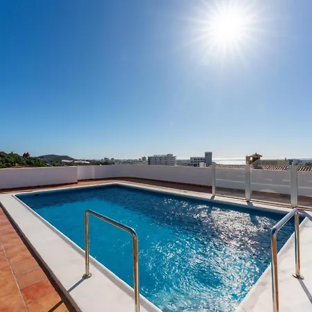 וילה Evita Private Pool, Jacuzzi & Sea Views אדחה