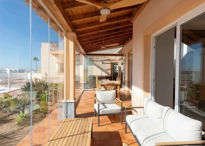 Evita Private Pool, Jacuzzi & Sea Views