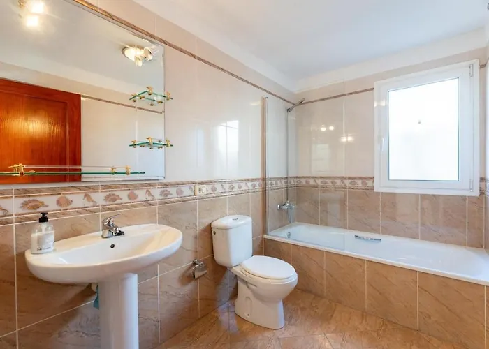 Evita Private Pool, Jacuzzi & Sea Views