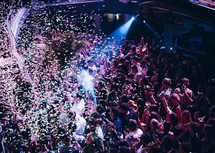 Evita Вілла Адехе