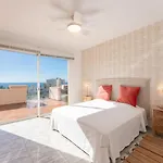 Evita Private Pool, Jacuzzi & Sea Views فيلة